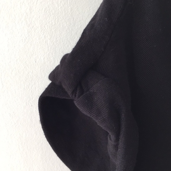 RW & Co. Black Top Knotted Sleeve Detail - Picture 5 of 9